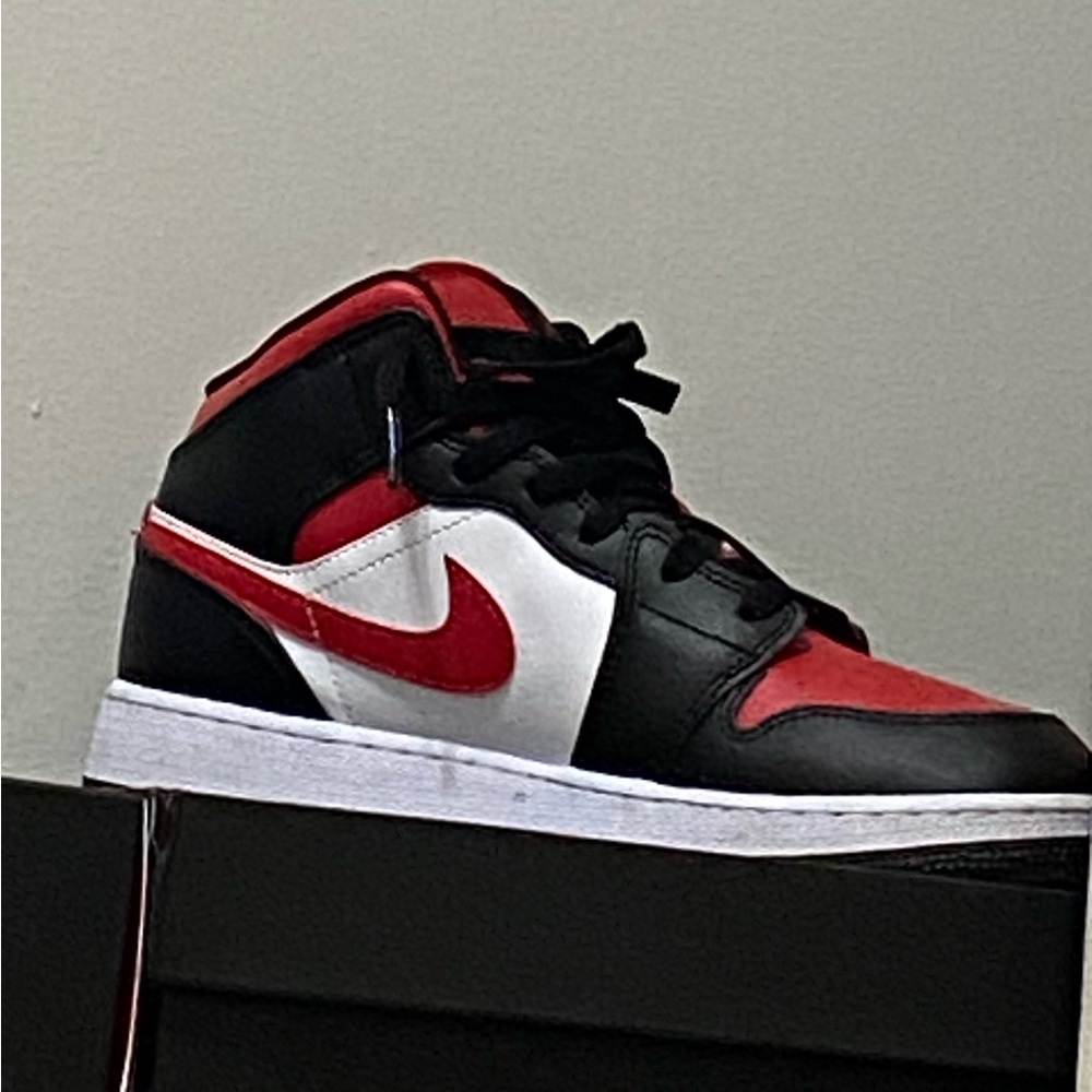 Nike Sneakers - White, Red, Black